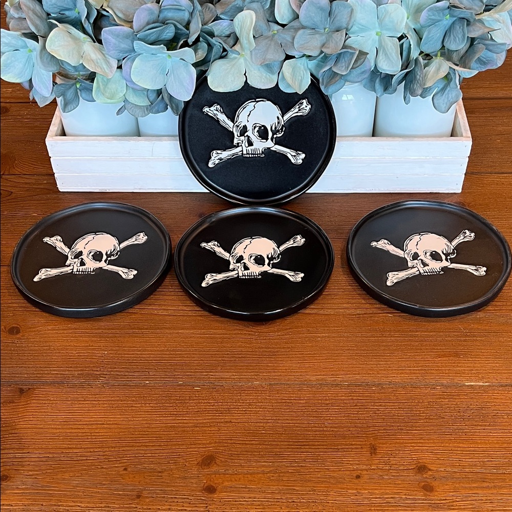 NWT Skull Crossbones Black 6” Stoneware Appetizer Plates Threshold Set Of 4
